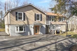 342 Surrey Dr