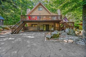 743 Woodridge Dr
