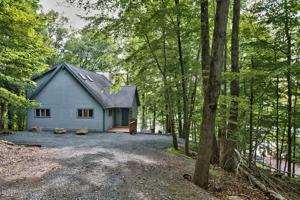 1823 Roamingwood Rd