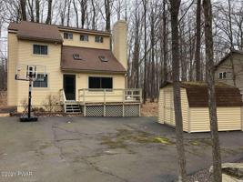4227 Chestnut Hill Dr