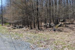 693,695 Fawn Rd