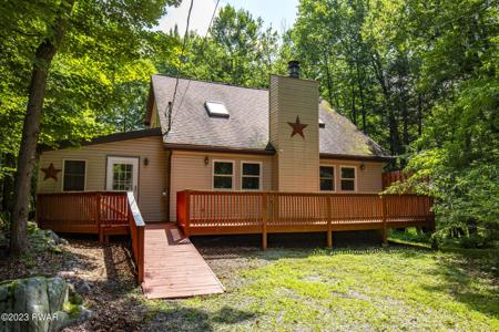 709 Lakeview Dr E Drive