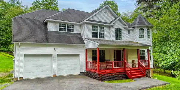 110 Plum Ln