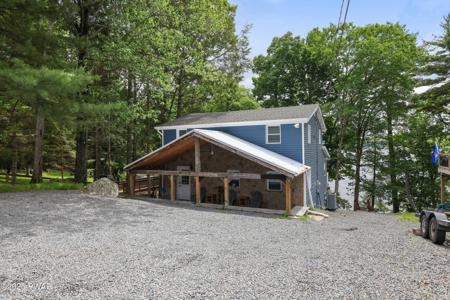 390 Lakeshore Drive