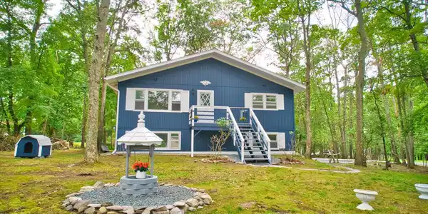 100 Daisy Pl