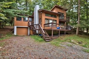 745 Woodridge Dr