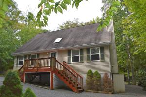 220 Forest Dr