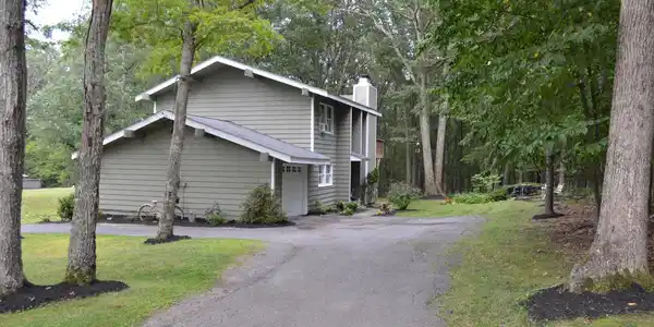 160 Ridge Dr