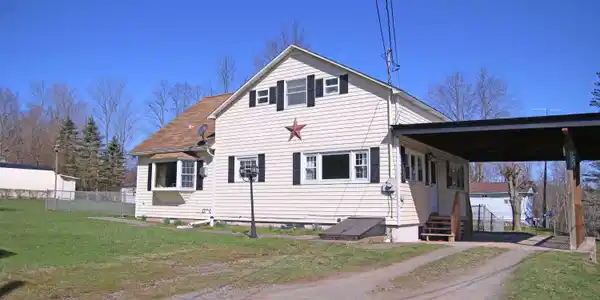17 Reid Ave