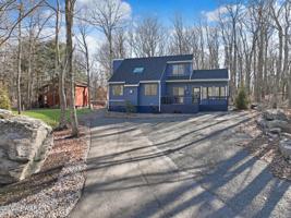 102 Stallion Dr