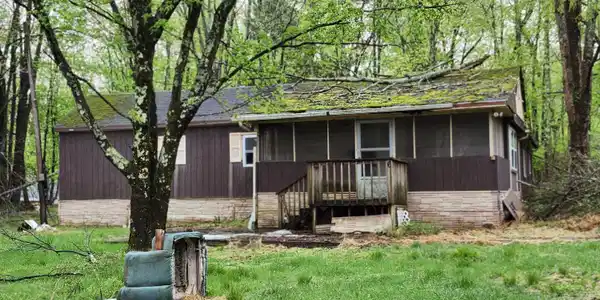 6 Reid Avenue