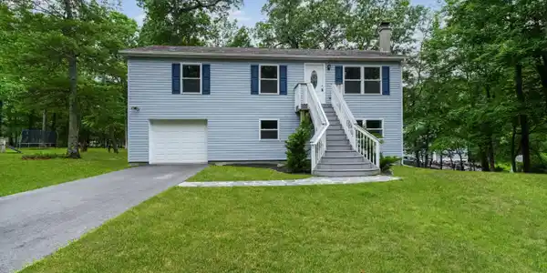 111 Arbor Dr