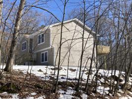 101 Nuthatch Ct