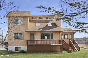 1568 Ridgeview Dr