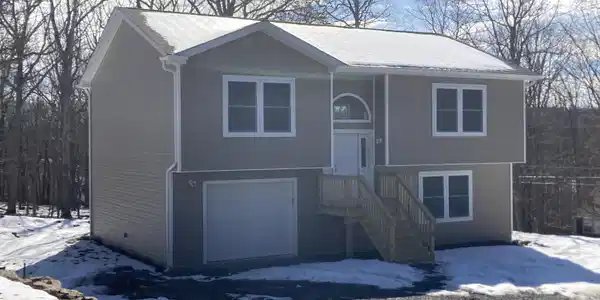 233 Ridge Dr