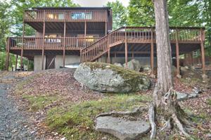 2267 Lakeview Ct
