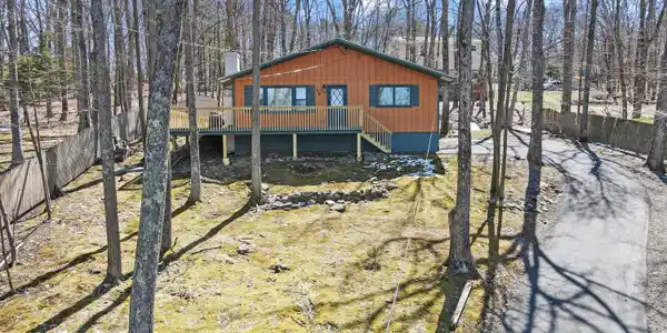 174 E Lake Dr