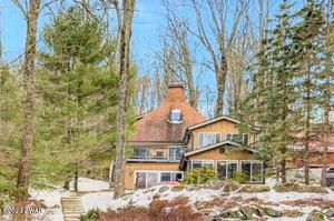 563 Lakeview Dr
