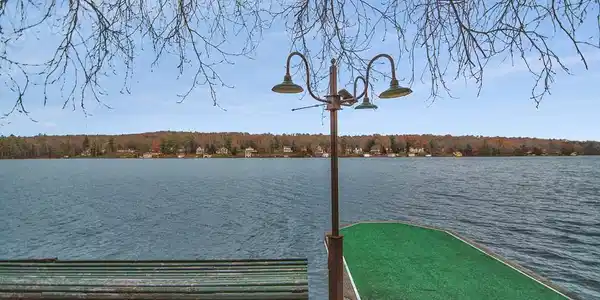 136 W Shore Dr