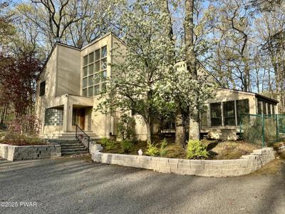 121 Fairway Drive