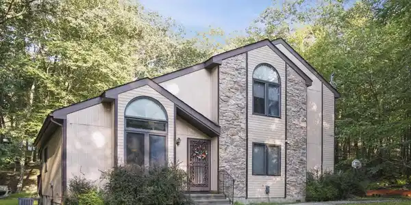 110 White Pine Dr