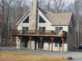 105 Log Cabin Dr