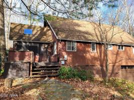 105 Beach Rd