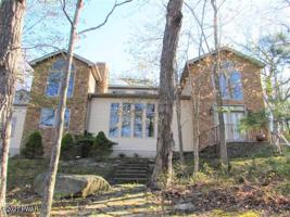 132 Surrey Dr