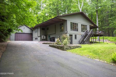 1489 Lakeland Drive
