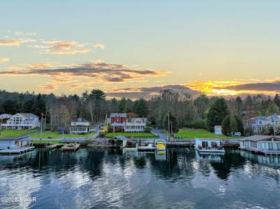 2633 Lakeside Drive