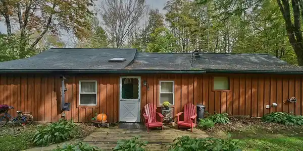 8 Wayne Ave