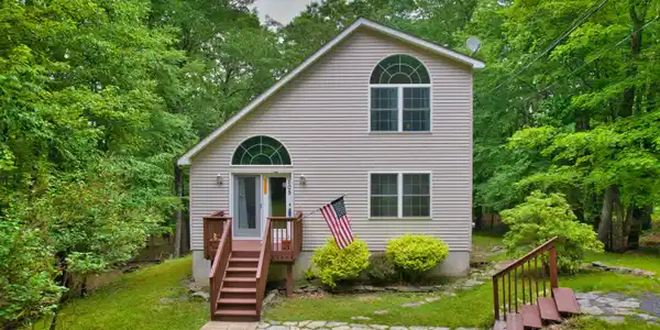 105 Spring Court