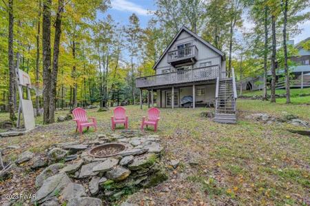 1087 Forest Court