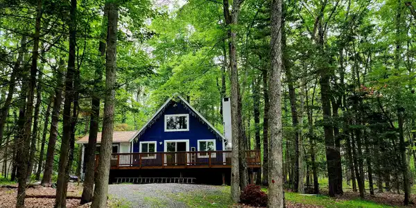 102 Bluejay Court