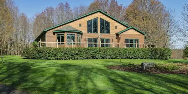 103 Como Road
