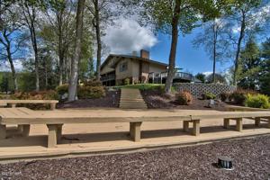 16 Pine Ln