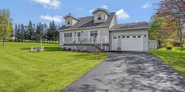 186 Lakeside Drive