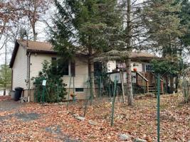 137 Edgewater Dr
