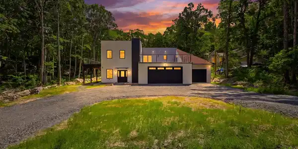 118 Surrey Drive