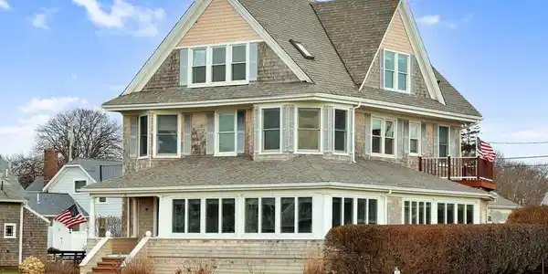 28 Worcester Ave