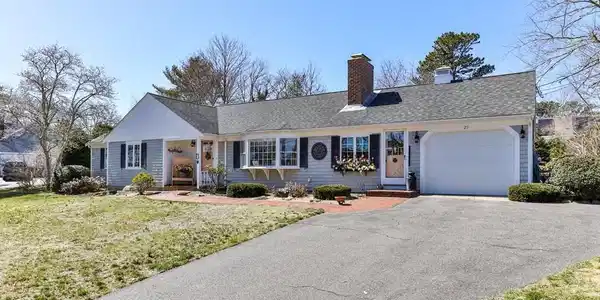 29 Dauphine Dr