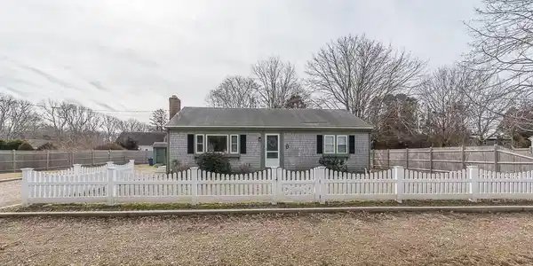 10 Sharon Ann Ln
