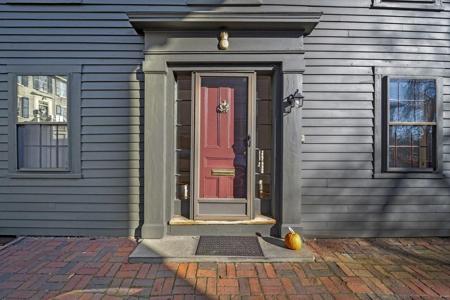 8 Washington Street