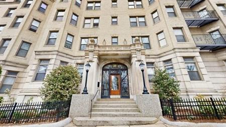 56 Charlesgate E