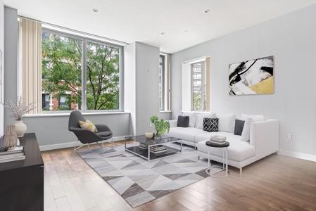 43 Westland Ave