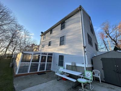 12 Lakeside Dr