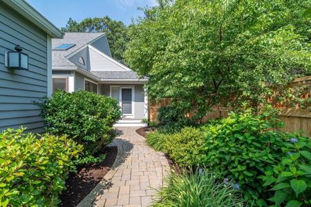 12 Cutting Cross Way