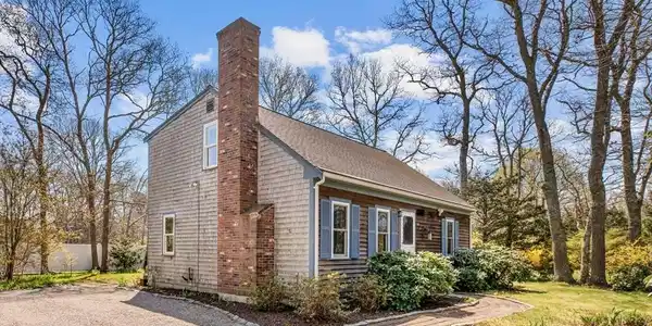 192 Davisville Rd