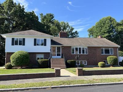 19 Longbow Rd