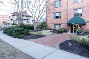 128 Pleasant St